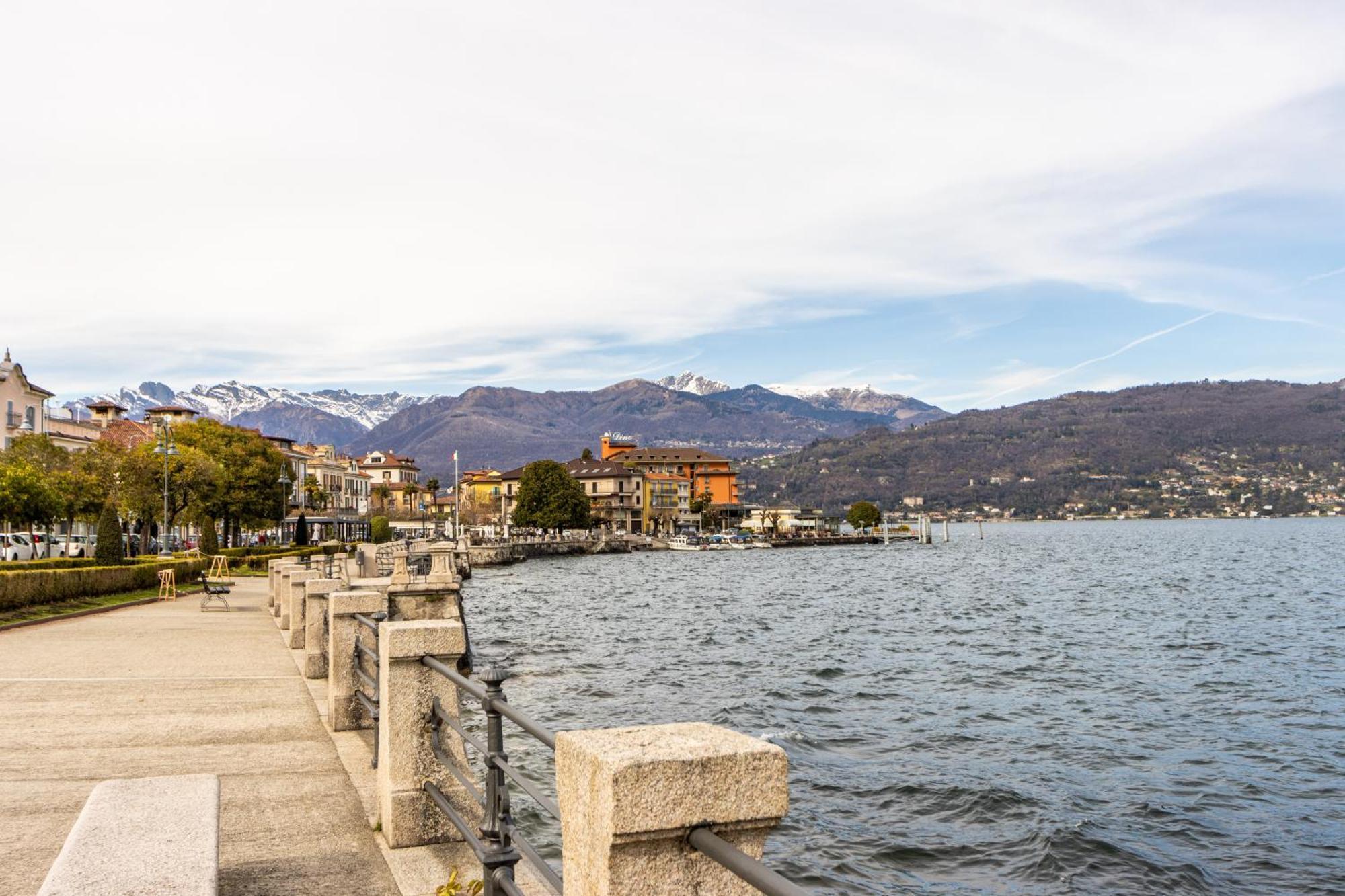 Golden Lake - Luxury Apartment ☆☆☆☆☆ - 100M From The Lake Baveno Dış mekan fotoğraf